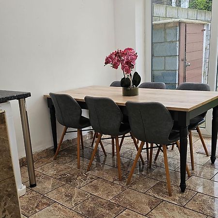The Crescent, 3 Bed House With 2-3 Parking Spaces, Great For Contractors And Family Greenhithe Exterior foto